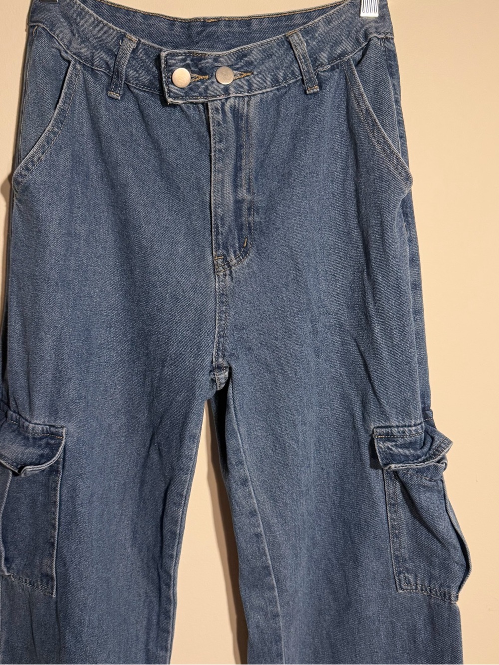 Wide-Leg Cargo Jeans in Dark Blue Denim - Picture 2 of 3